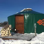 Dzika Jurta Na Lebkach *