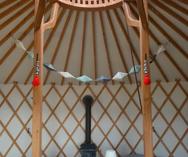 Dzika Jurta Na Lebkach