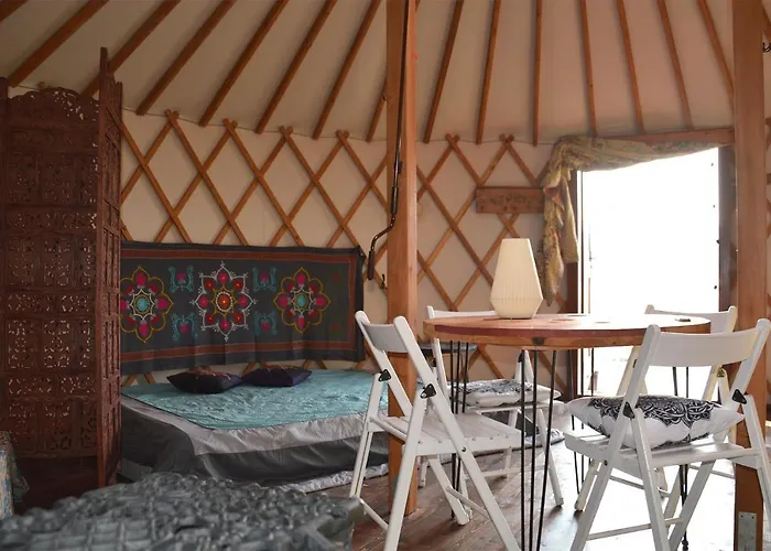 Dzika Jurta Na Lebkach